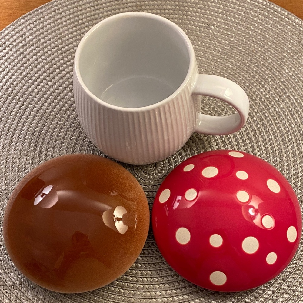 World Market Mushroom Coffee Tea Mug 2 Lids Red Polka Dot /Brown Caps - Picture 4 of 5